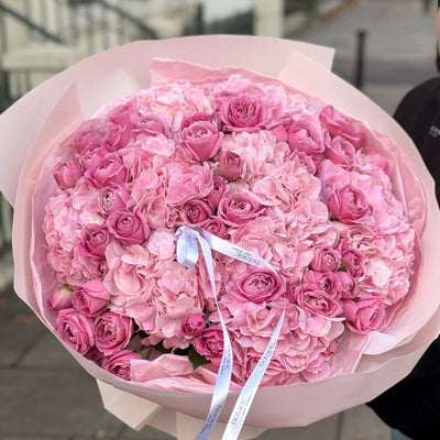 Blushing Blooms – Hydrangea & Rose Mix